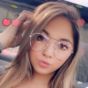 Meet your Posher, Josilynne